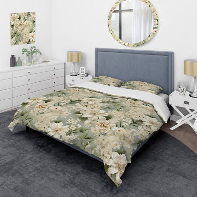 White Antique Countryhouse Floral Charm Duvet Cover