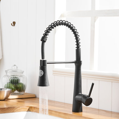 Robinet d'évier de cuisine moderne noir avec robinet escamotable, fuite en céramique, extérieur facile à nettoyer, température et débit d'eau réglables, robinet rétractable à installation rapide, conception à poignée simple,