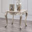 Table de bout de style traditionnel avec pieds incurvés et structure sculptée en bois massif-2067699968