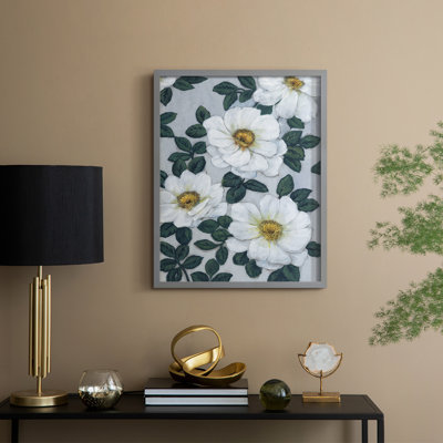 «Bright White Flowers I», reproduction encadrée - bois massif