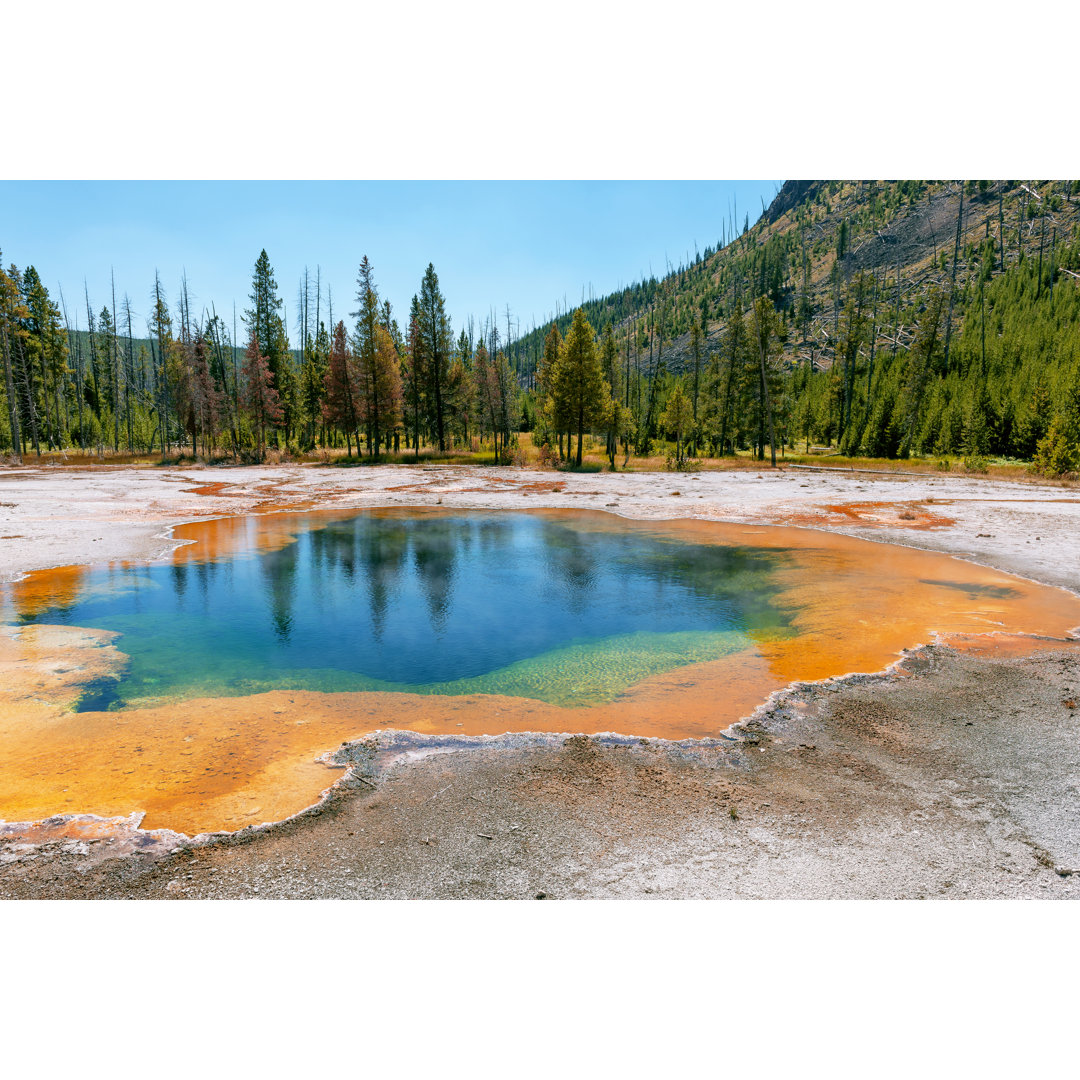 Basin Lake In Yellowstone von Pavliha - Kunstdrucke auf Leinwand