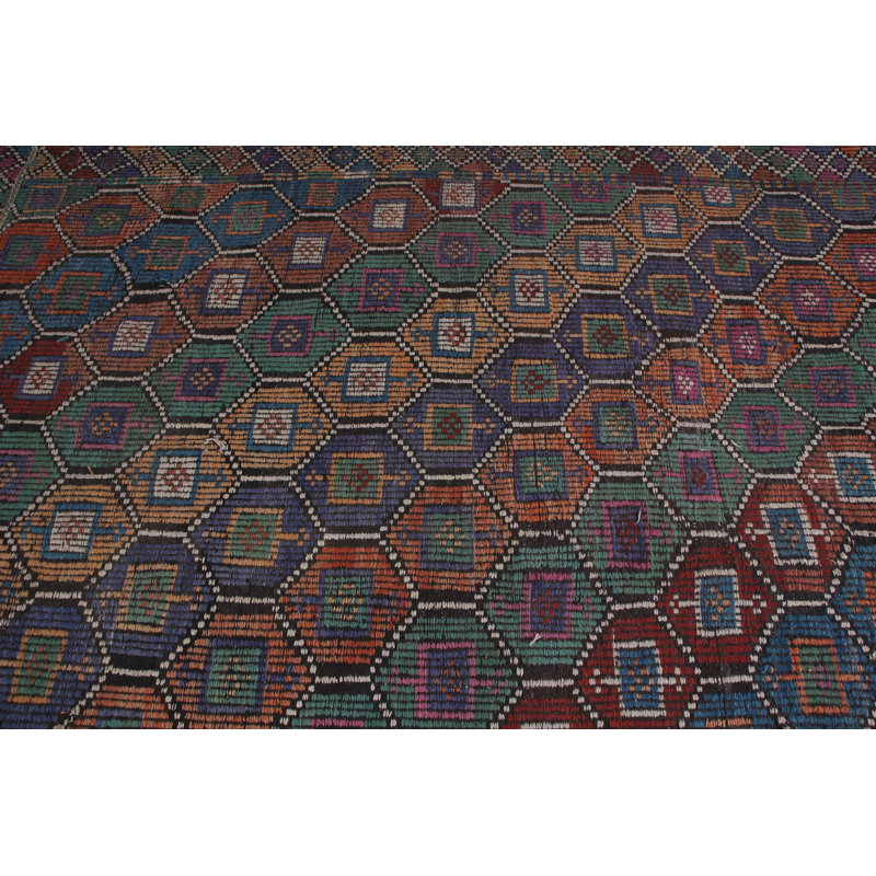 Grand kilim turc rétro vert avec motif géométrique pour un salon élégant ou un espace de vie