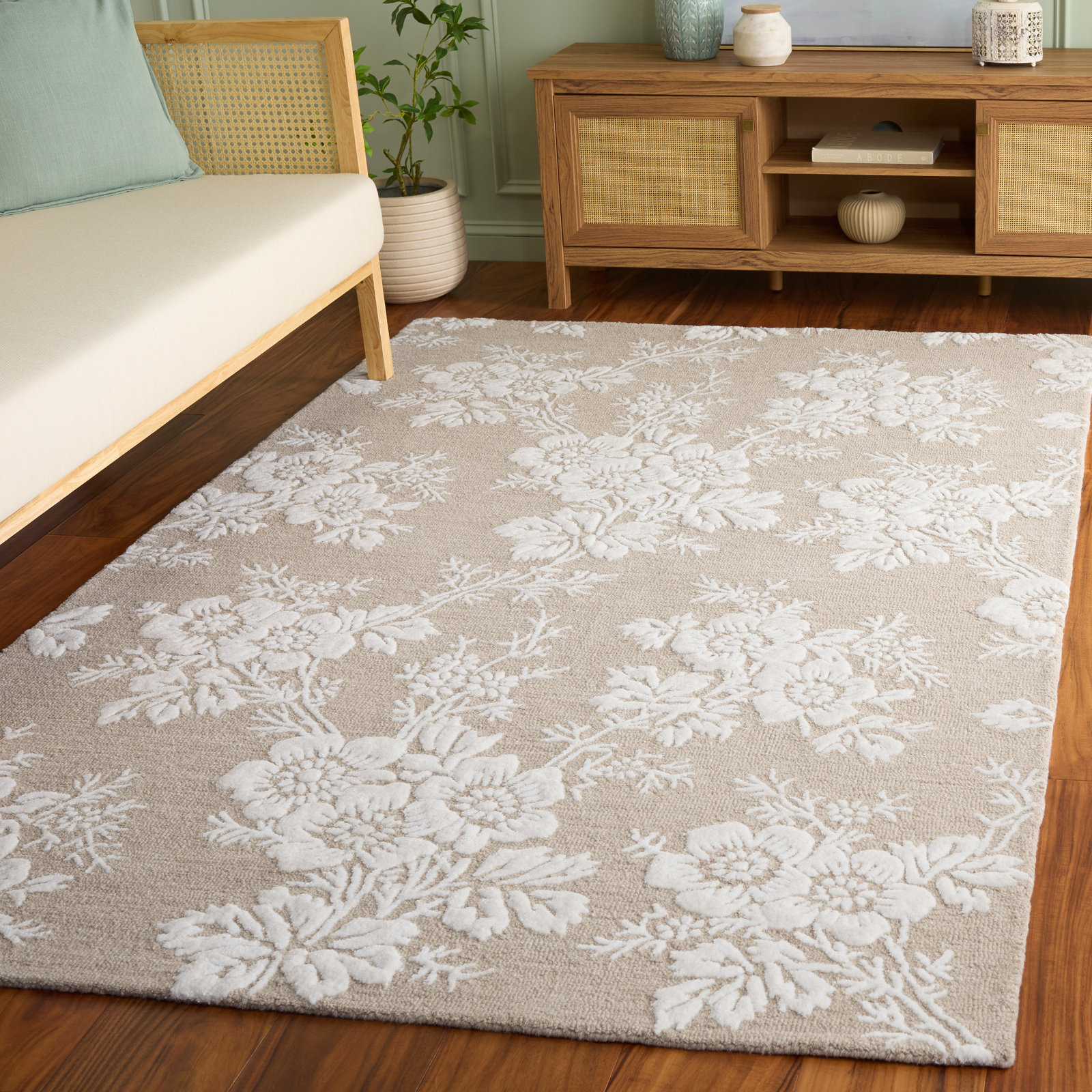 Hand-Tufted Wool Floral Rug, Rectangle 5' x 8'