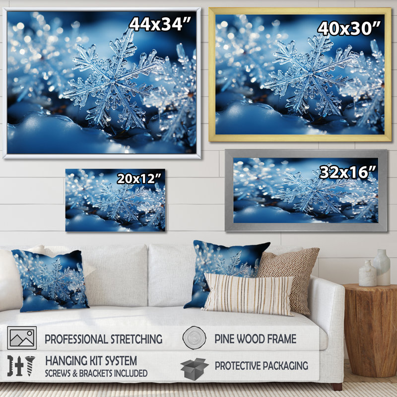 «Glimmering Snowflakes II - Winter Landscape», art encadré, Cadre flottant doré, H 12 po x l 20 po x P 1 po