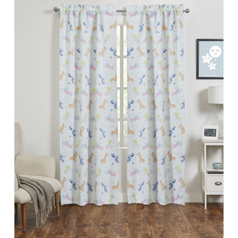 Ensemble de 2 panneaux de rideaux lumineux avec passe-tringle Unicorn, 38 po x 95 po