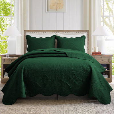 Floral Embossed Ultra-Soft Quilted Bedspread Set – Lightweight, All-Season Comfort With Matching Pillow Shams