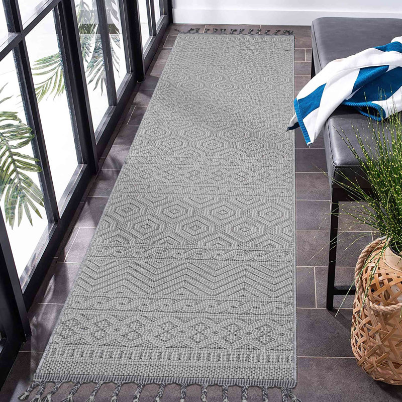 Collection Geometric Indoor/Outdoor Area Rug, Runner 2'2" x 8', White