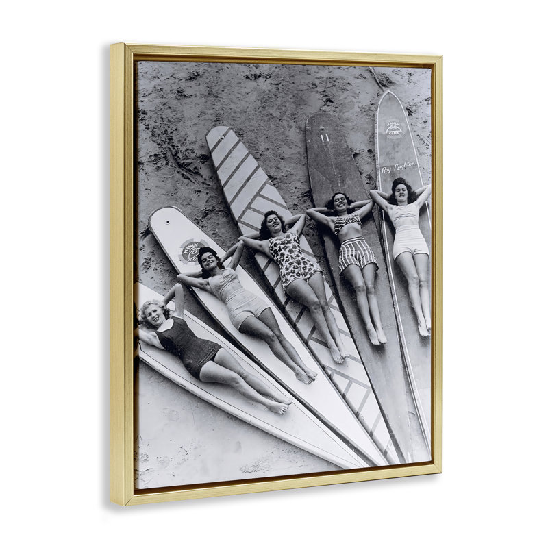 Cadre flottant rétro femmes sur planches de surf, design par Arlington Prints, H 21 po x l 17 po