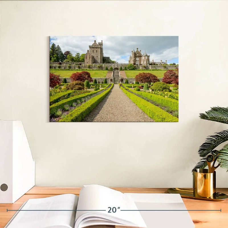Jardins du château de Drummond, H 8 po x l 12 po