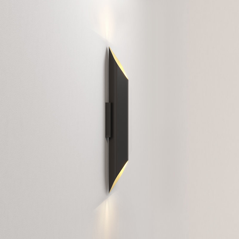 Ako 420 Phase, 23.62" H x 5.12" W x 3.46" D, Matte Black, 483 Lumens