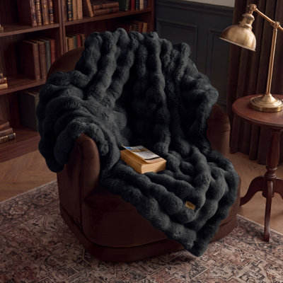 Bedsure Fluffy Faux Fur Throw Blanket – Soft Bubble Blanket for Sofa & Dorm Room – Black – Gift for Teen Girls