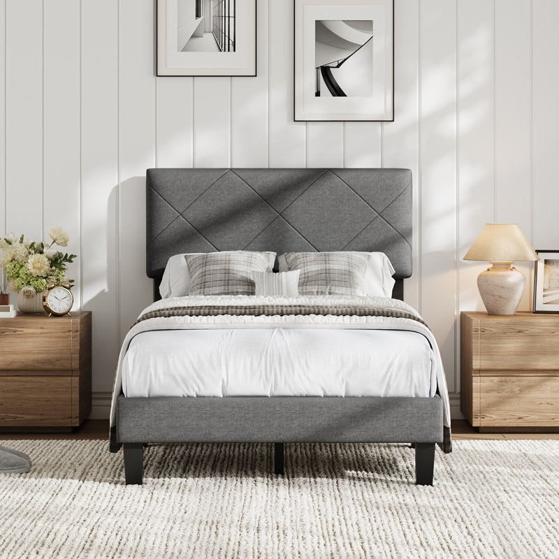 Structure de lit plateforme simple avec tête de lit tapissier, support de lattes en bois, aucun sommier tapissier requis et silencieux, gris