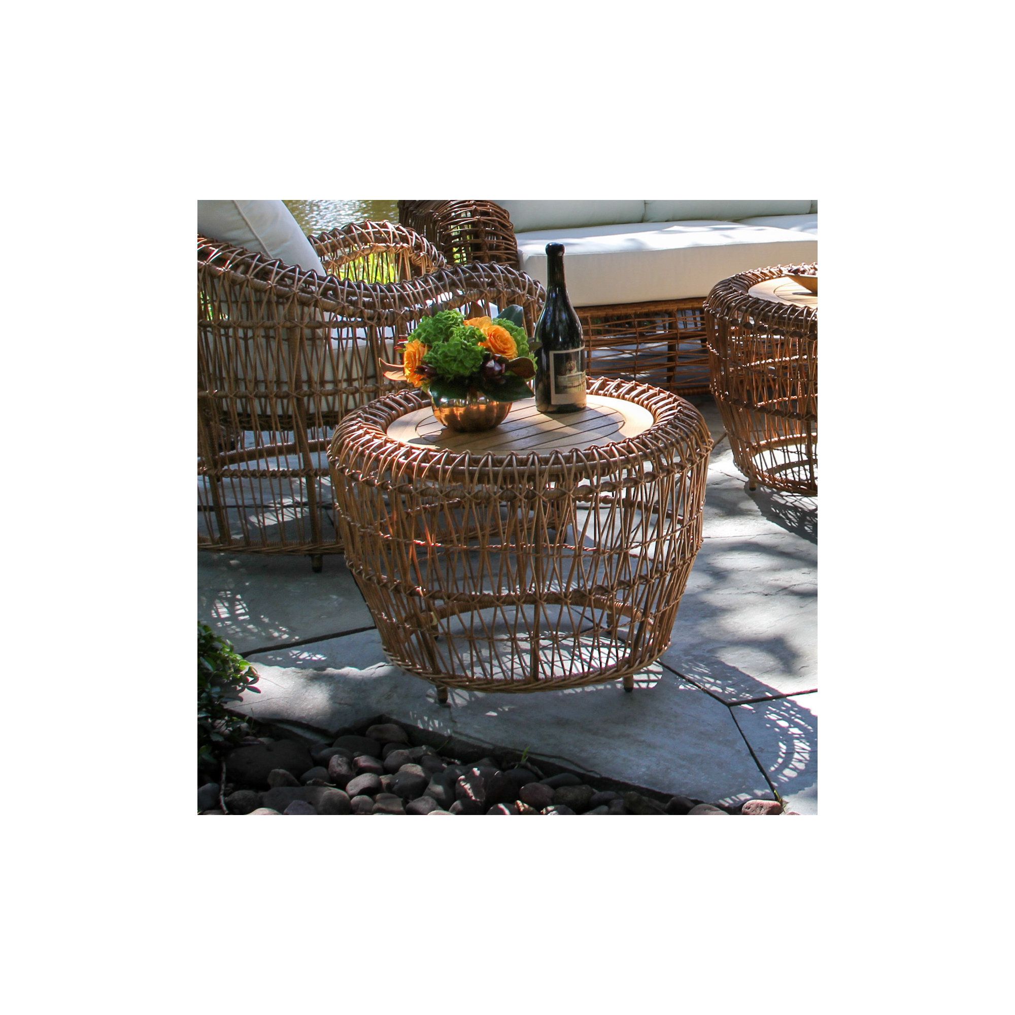 Alyshia 25'' Outdoor Side Table