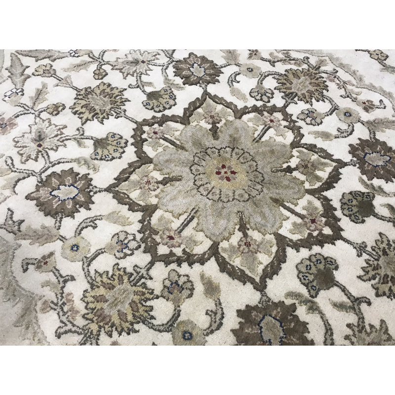 Hand-Knotted High-Quality Ivory Area Rug
