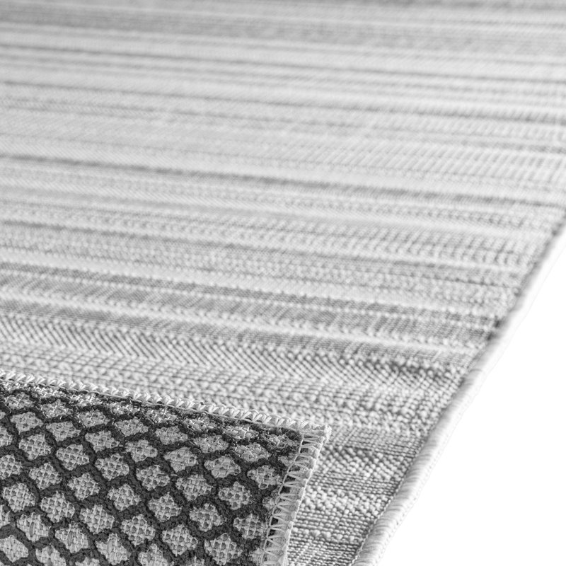 Ramiele Machine Made Indoor / Outdoor Area Rug, Rectangle 6'6.7" x 9'2.2"