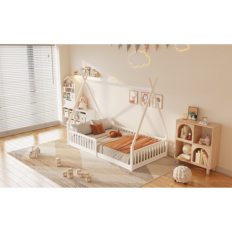 Lit simple en bois avec clôture, Blanc