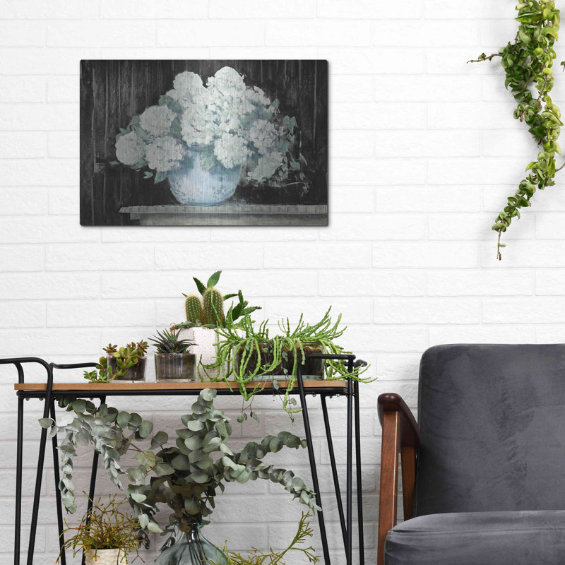 "Hortensia blanc sur une culture noire" par Carol Rowan, H 12 po x l 16 po 