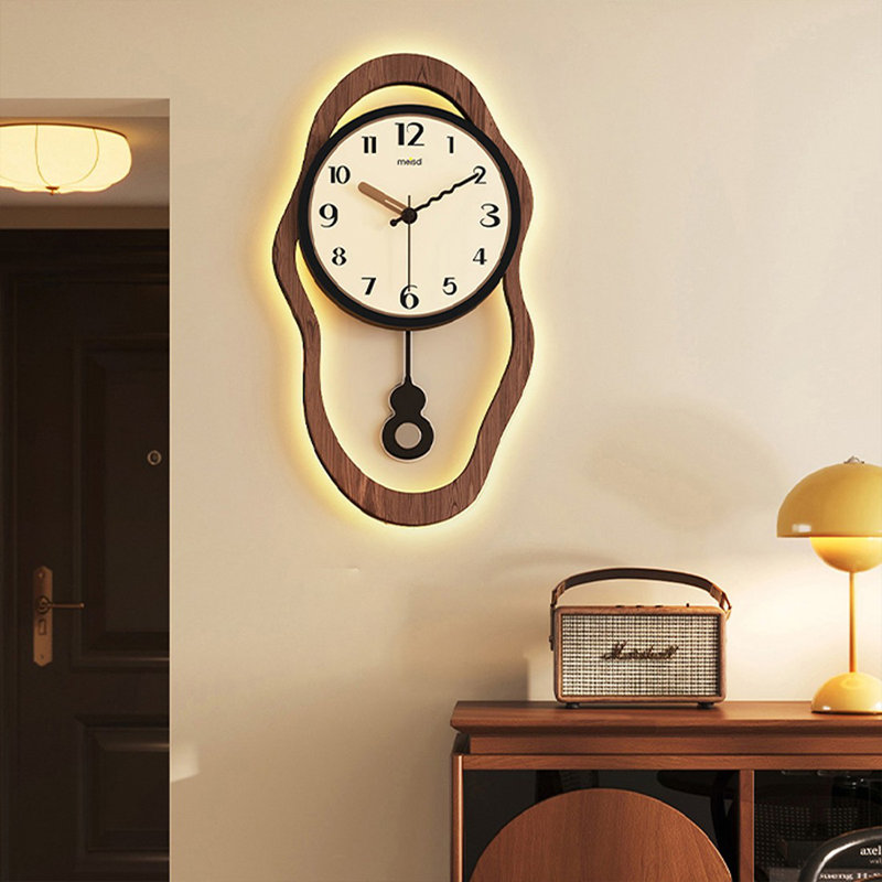 Horloge murale brune, 11.81*20.47