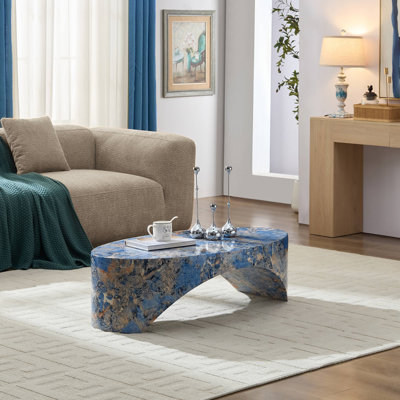 Table d'appoint en marbre naturel The Ovale dans le salon (table incluse seulement)