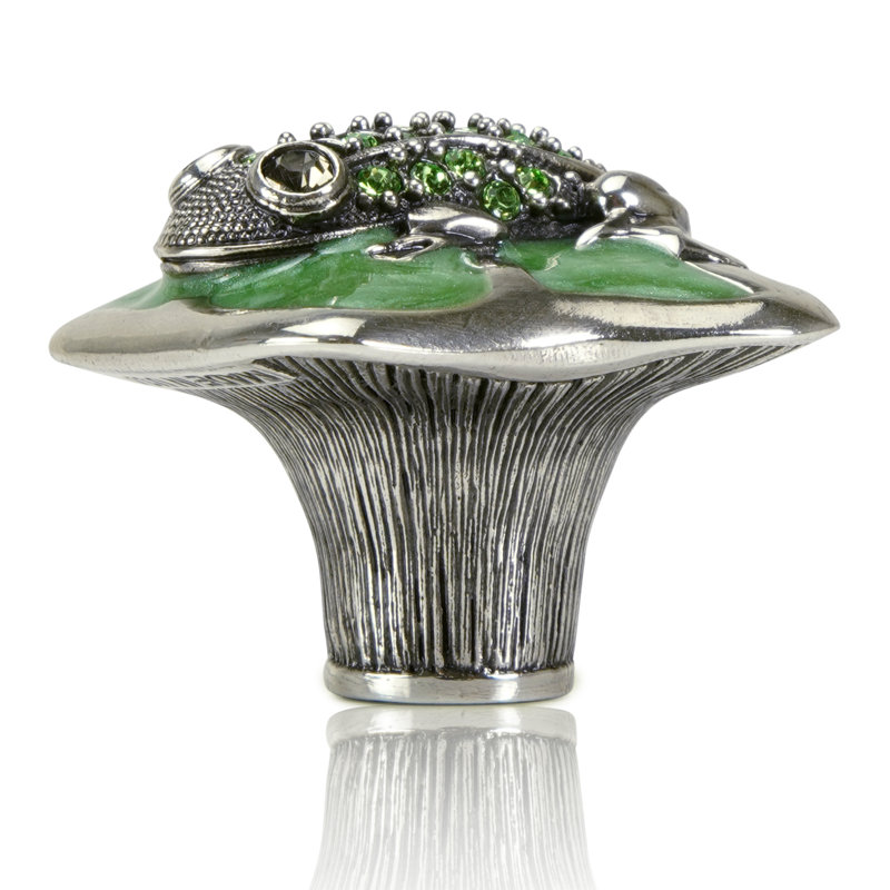 FROG KNOB; PEARL GREEN WITH PERIDOT GREEN CRYSTAL BURNISH SILVER FINISH