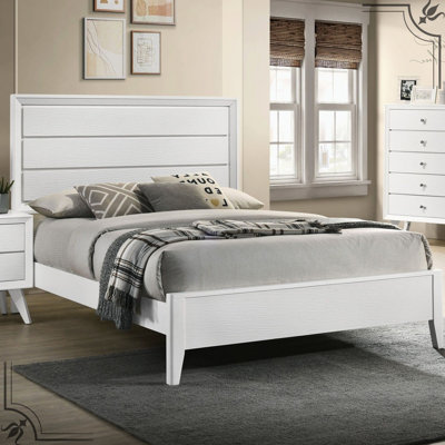 Cadre de lit très grand blanc, tête de lit à texture ondulée, bois massif de style contemporain, conception en coin, pieds en angle, lit de base requis avec tête de lit texturée et design, pieds en bois,