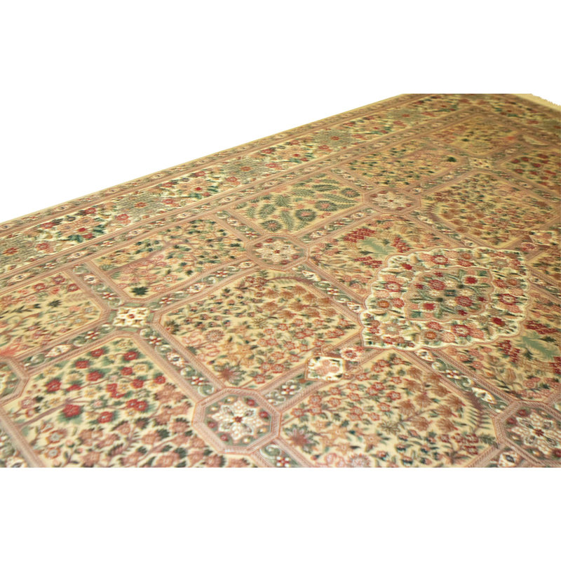 High-Quality Hand-Knotted Beige And Ivory Area Rug