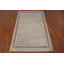 Tapis beige classique 5 x 7 avec des détails grecs indémodables
