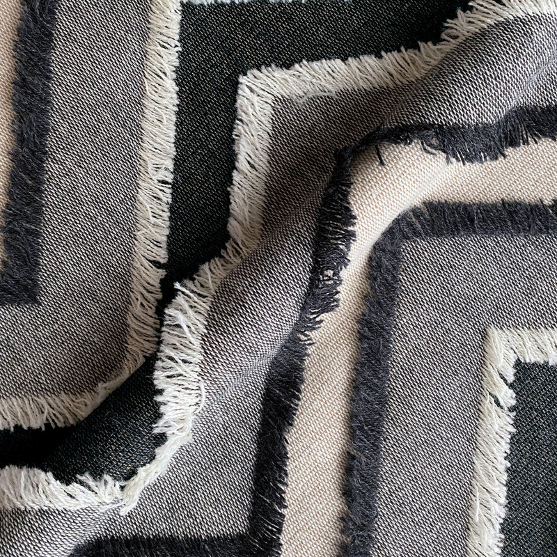 Tissu jacinto lilas, Noir