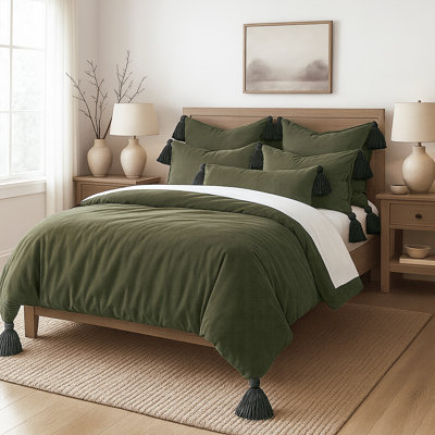 Cascade pompon olive