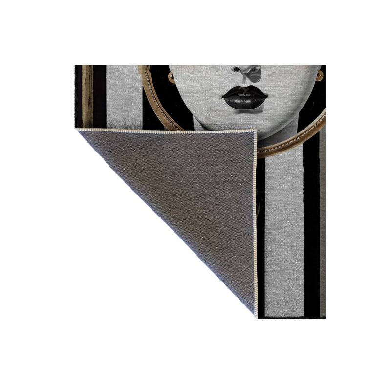 Tapis lavable noir à motif de tête de femme à motif rayé noir, Sous-tapis carré 4 pi 11 po inclus