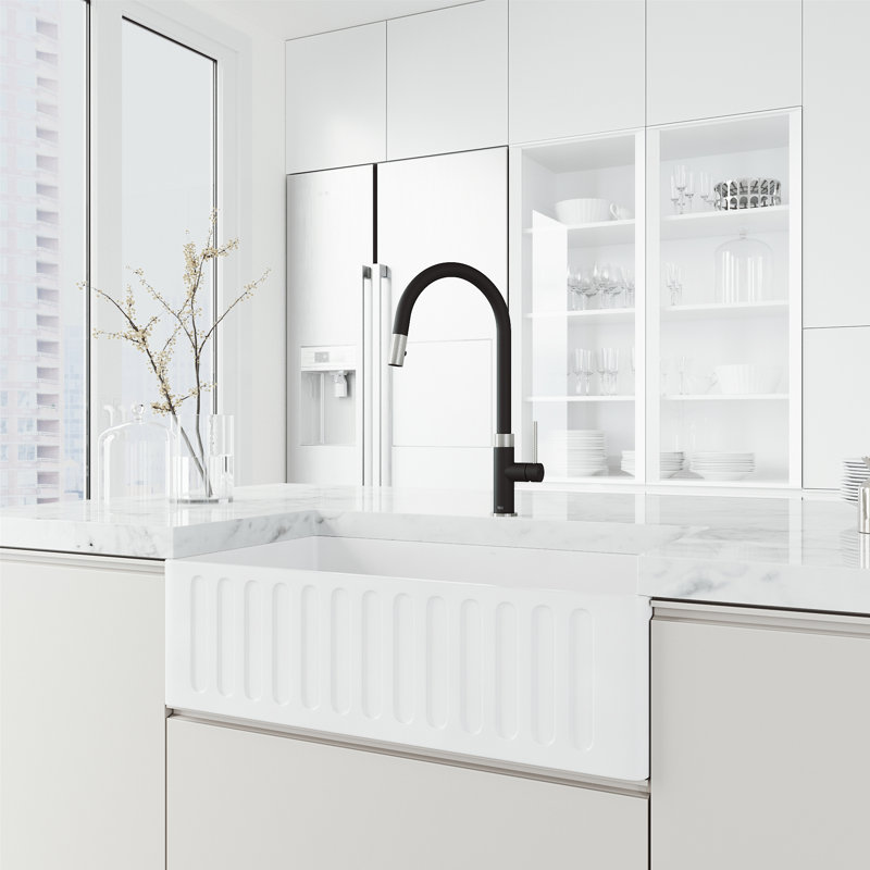 Robinet de cuisine à douchette extractible 2 fonctions H 19 po Bristol, Acier inoxydable / noir mat