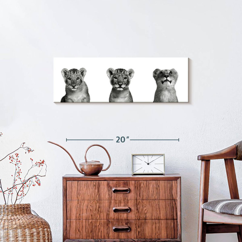 Lion Cub Trio - reproduction sur toile tendue, H 8 po x l 24 po x P 1 po