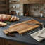 Planche à découper en bois de teck massif Lulu Bare Decor 21,5 x 10 x 5/8 po