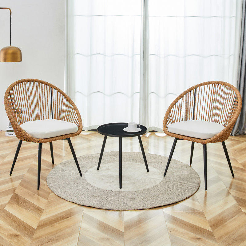 Ensemble moderne 3 pièces: table basse ronde anti-éclaboussures de 17,7 po + 2 chaises pivotantes en rotin