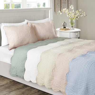 Courtepointe double / grand, 3 pièces, motif festonné réversible, matériau en microfibre, rembourrage 90% coton, lavable à la machine, accent rustique, texture, délavé, décor champêtre
