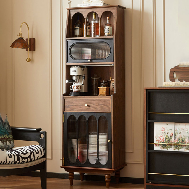 Vitrines en bois massif brun noisette