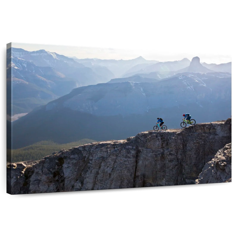 Senne faisant du vélo sur une crête, H 16 po x l 24 po