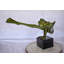 Statue de grenouille acrobatique en bronze à patine verte montée sur un marbre 43 po x 26 po x H 20 po