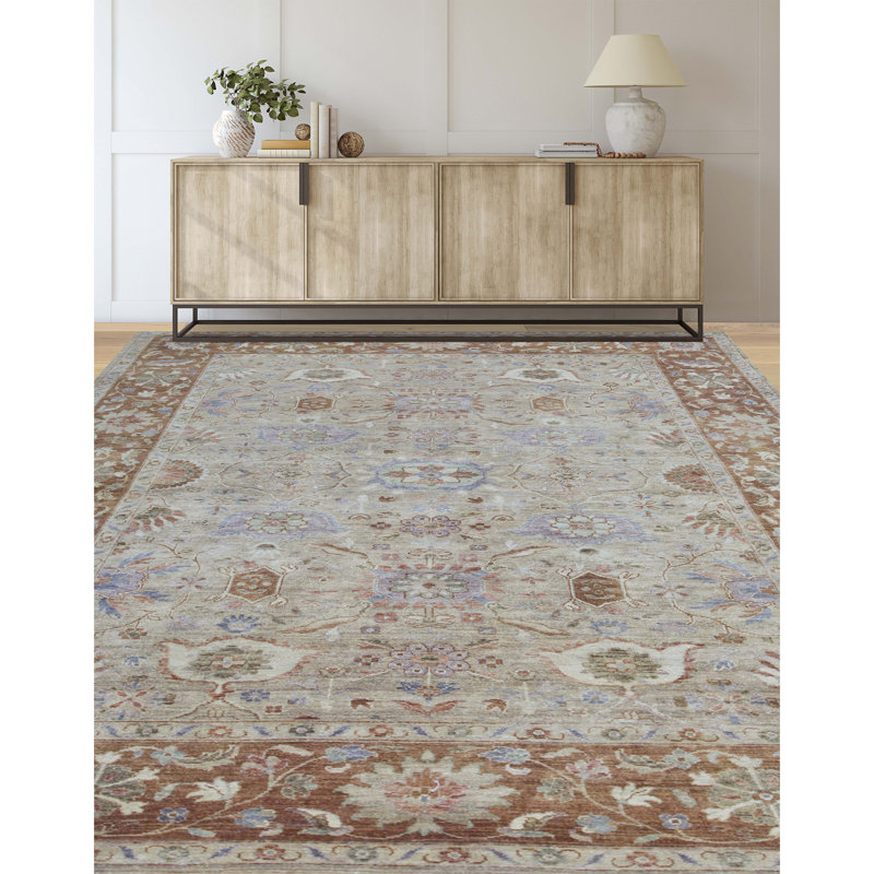Wool Oriental Area Rug in Ivory/Rust