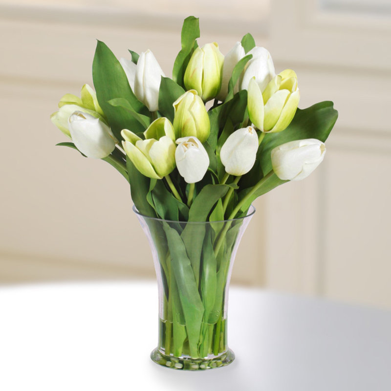 Arrangement floral tulipes dans un vase, Blanc