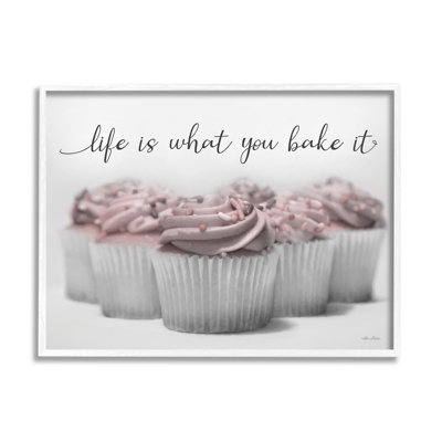 «Life Is What You Bake It Cupcakes» par Lori Deiter, impression sur bois avec cadre flottant