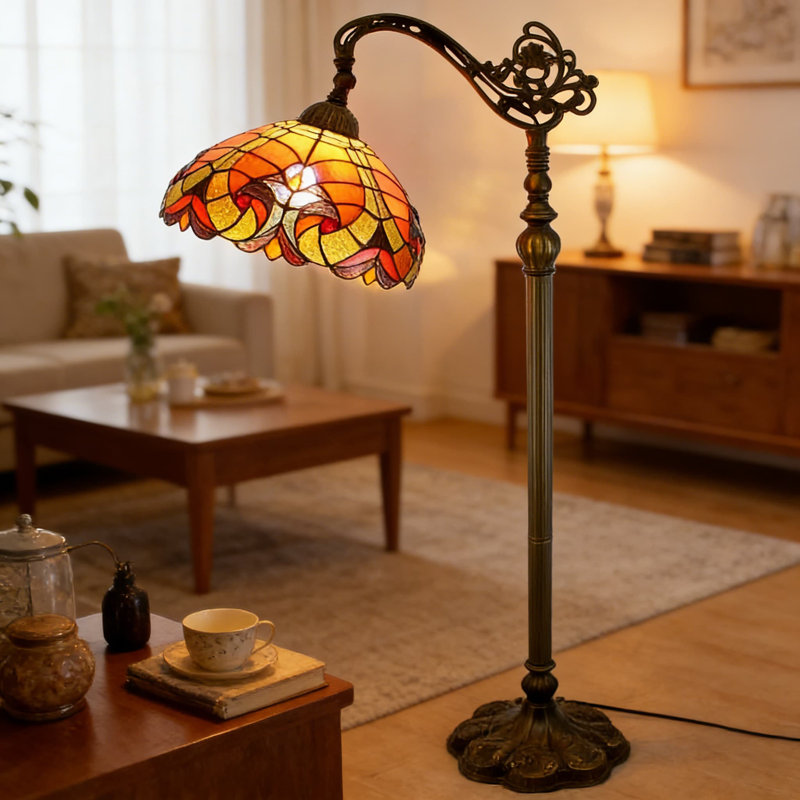 Lampe sur pied de style Tiffany avec abat-jour en verre coloré, conception à col-de-cygne réglable pour la lecture et l'éclairage ambiant dans le salon ou la chambre à coucher