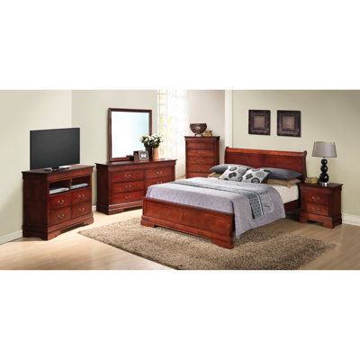 Attractive Cherry Wood Bed With Traditional Flair - 44" H X 67" W 87" D Crafted Durably For Prolonged Use Appealing Finish Enhances Bedroom Aesthetics Effortless Assembly, Time Supports Various