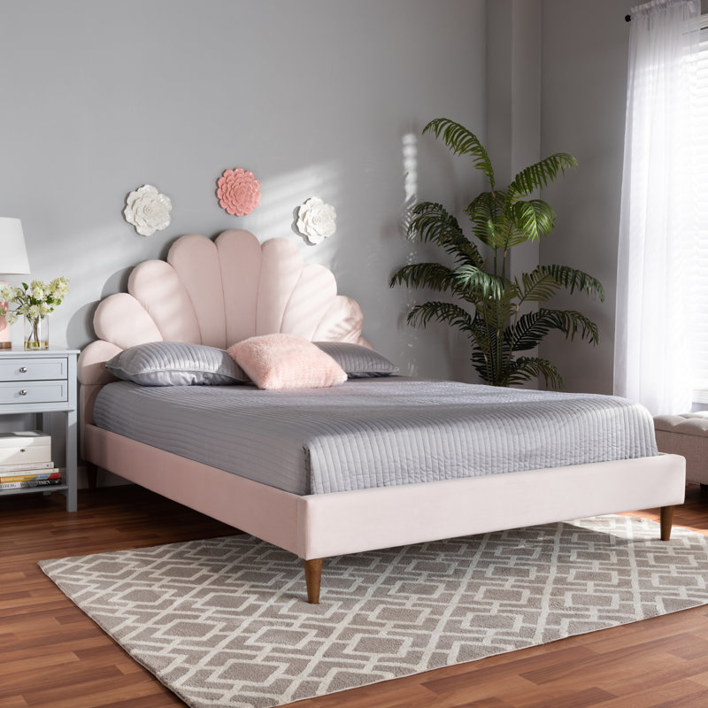 Mileno Upholstered Sleigh Bed