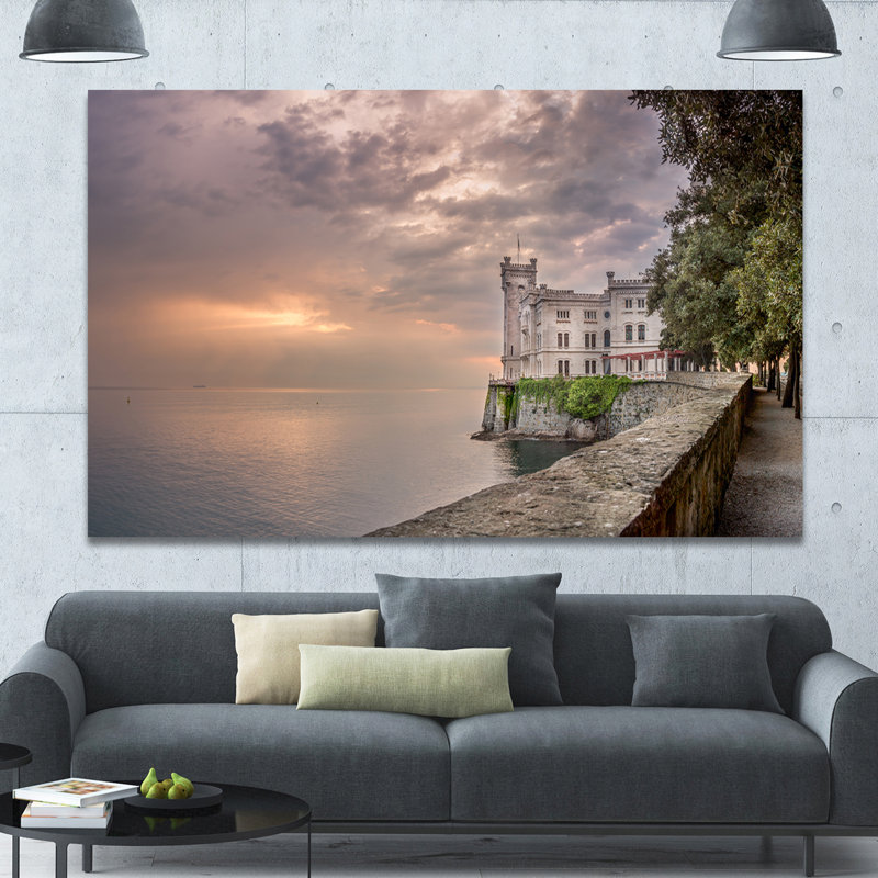 «Miramare Castle at Sunset», reproduction de photo sur toile tendue, H 40 po x l 60 po x p 1,5 po