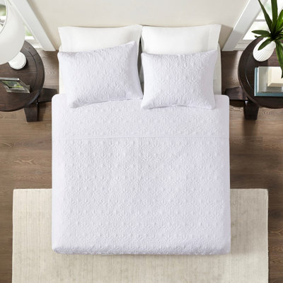 Reversible Quilt For King/ King - White Color, Versatile Bedding Choice, Pre-Washed Cotton Filling, Decorative Quilting And Shams All Bedding, Interior, Appealing With