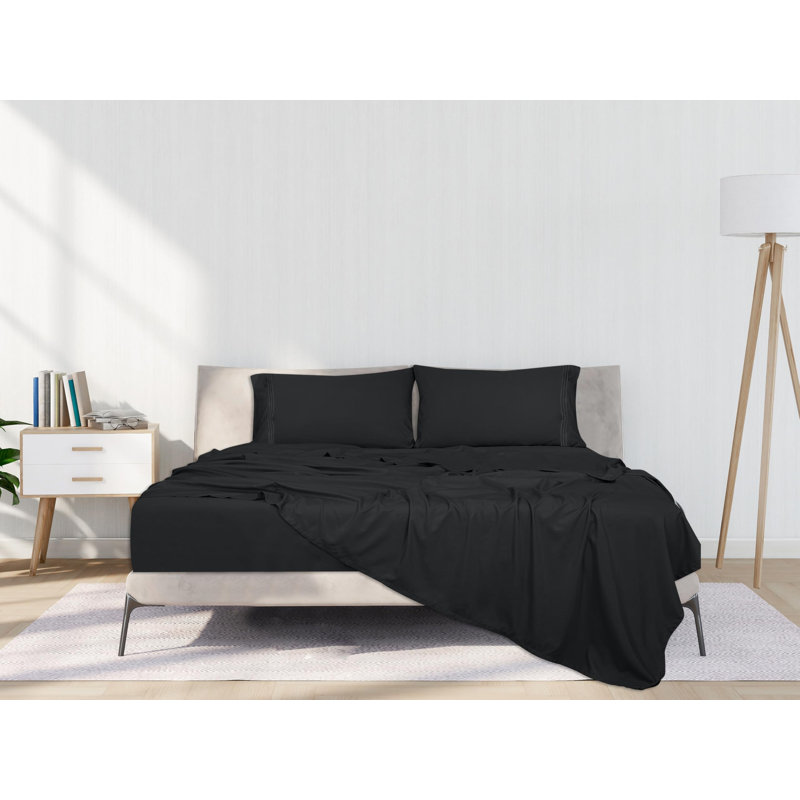 Royale Linens 4 Piece Full Sheets Set - Soft Brushed 1800 Microfiber Bedding - 1 Fitted and 1 Flat Sheet, 2 Pillow cases - Wrinkle Free & Fade Resistant - Hotel Luxury Bed Sheets Set (Burgundy, Full)