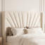 Très grande base de lit tapissier à oreilles en velours avec tête et pied de lit capitonnés géométriques, lattes en bois-1226223431-1226223435