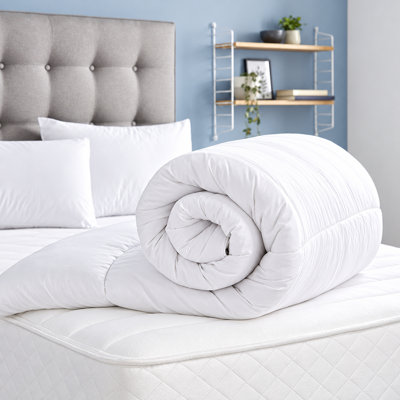 Hollowfiber Summer Duvet 7.5 Tog All Season Lightweight