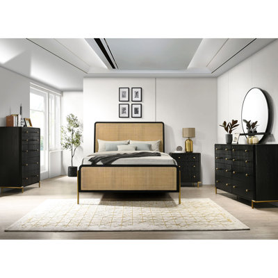 5 grandes chambres à coucher avec cadres noirs, pieds dorés, tête de lit tissée et options de rangement à l'est de 5 pièces, pieds de lit, unités multiples